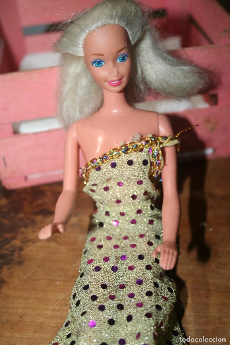 Barbie y Ken: antigua mu&ntilde;eca barbie