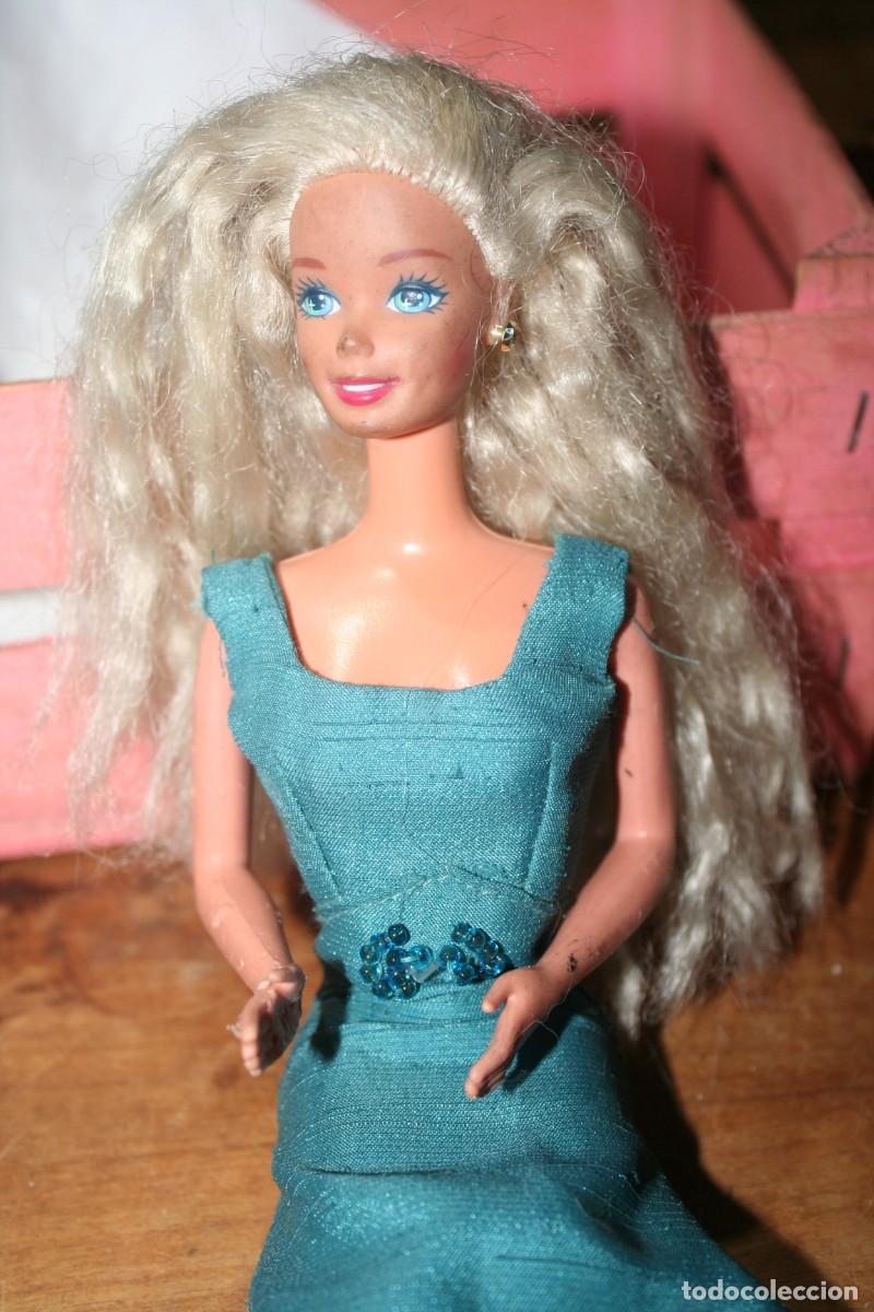 Barbie y Ken: mu&ntilde;eca barbie antigua - Foto 1