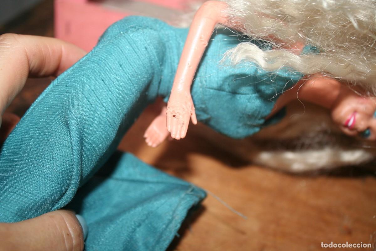 Barbie y Ken: mu&ntilde;eca barbie antigua - Foto 4