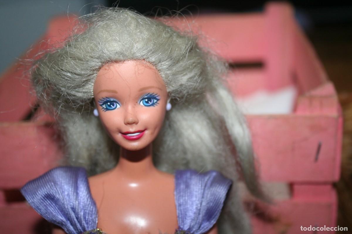 Barbie y Ken: antigua mu&ntilde;eca barbie - Foto 1