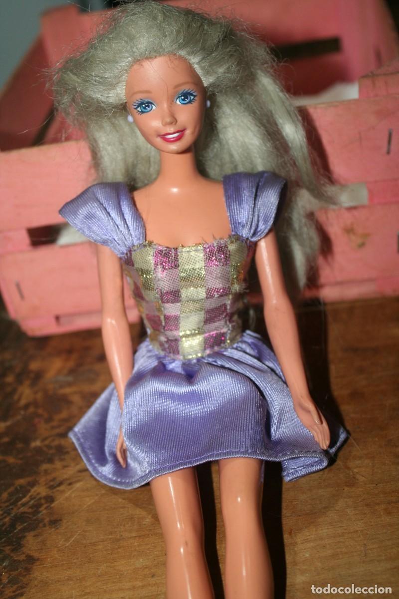 Barbie y Ken: antigua mu&ntilde;eca barbie - Foto 2