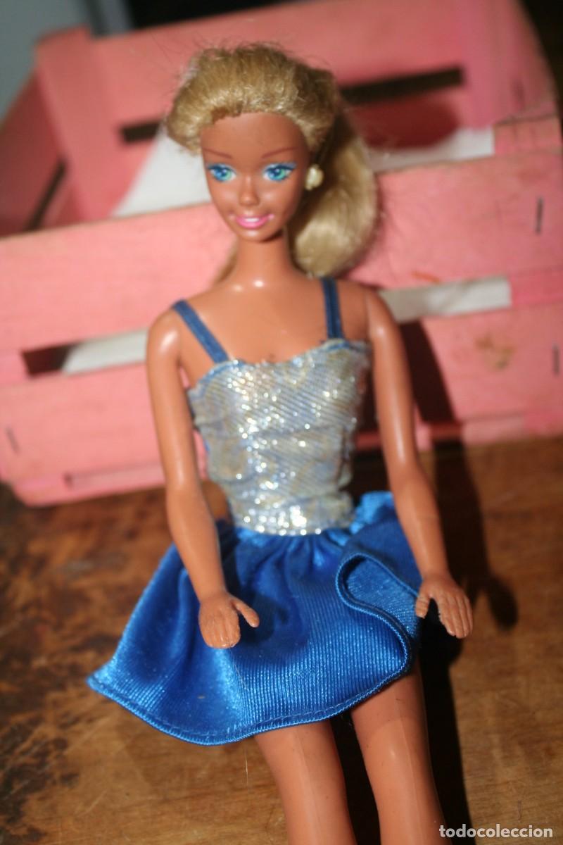 Barbie y Ken: antigua mu&ntilde;eca barbie