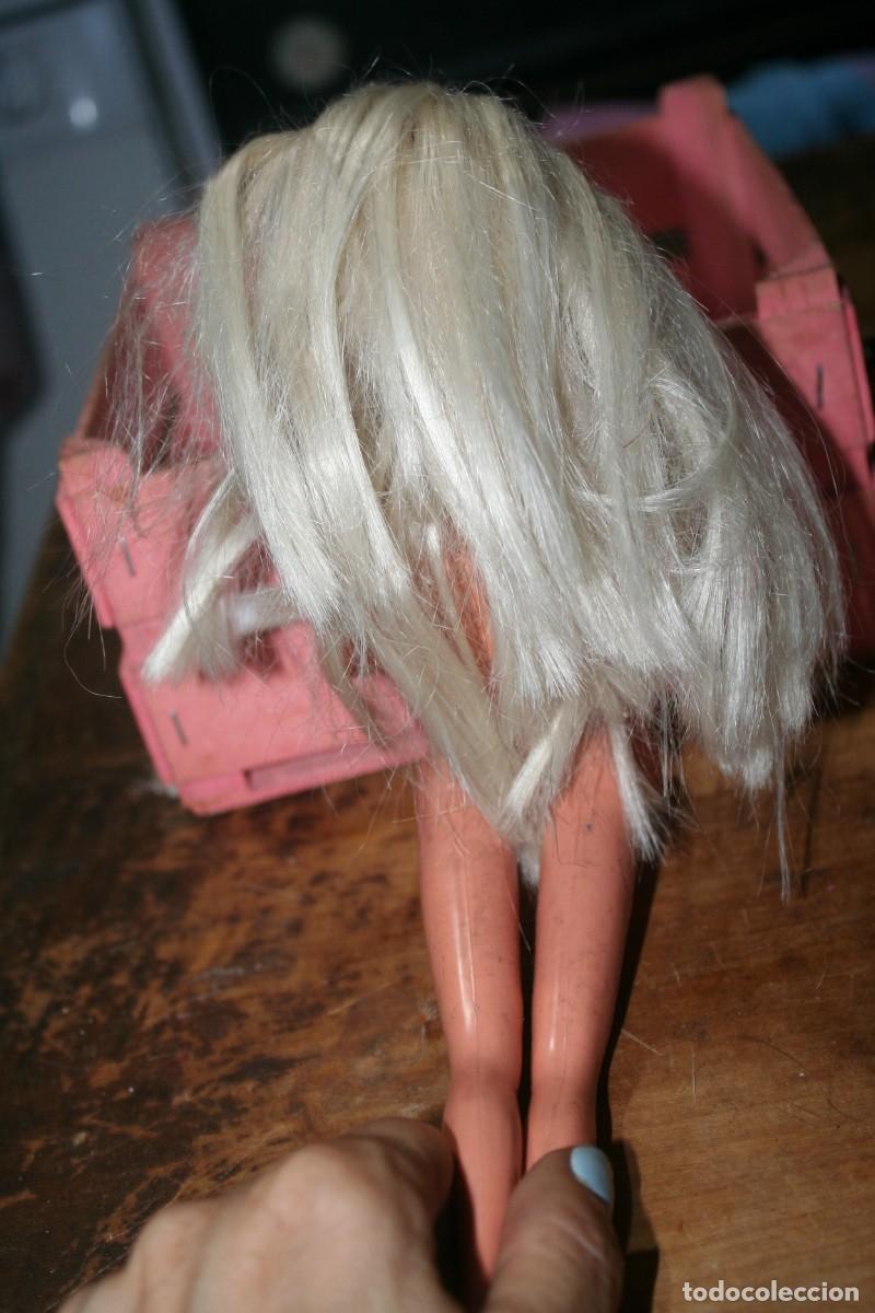 Barbie y Ken: mu&ntilde;eca barbie antigua - Foto 4