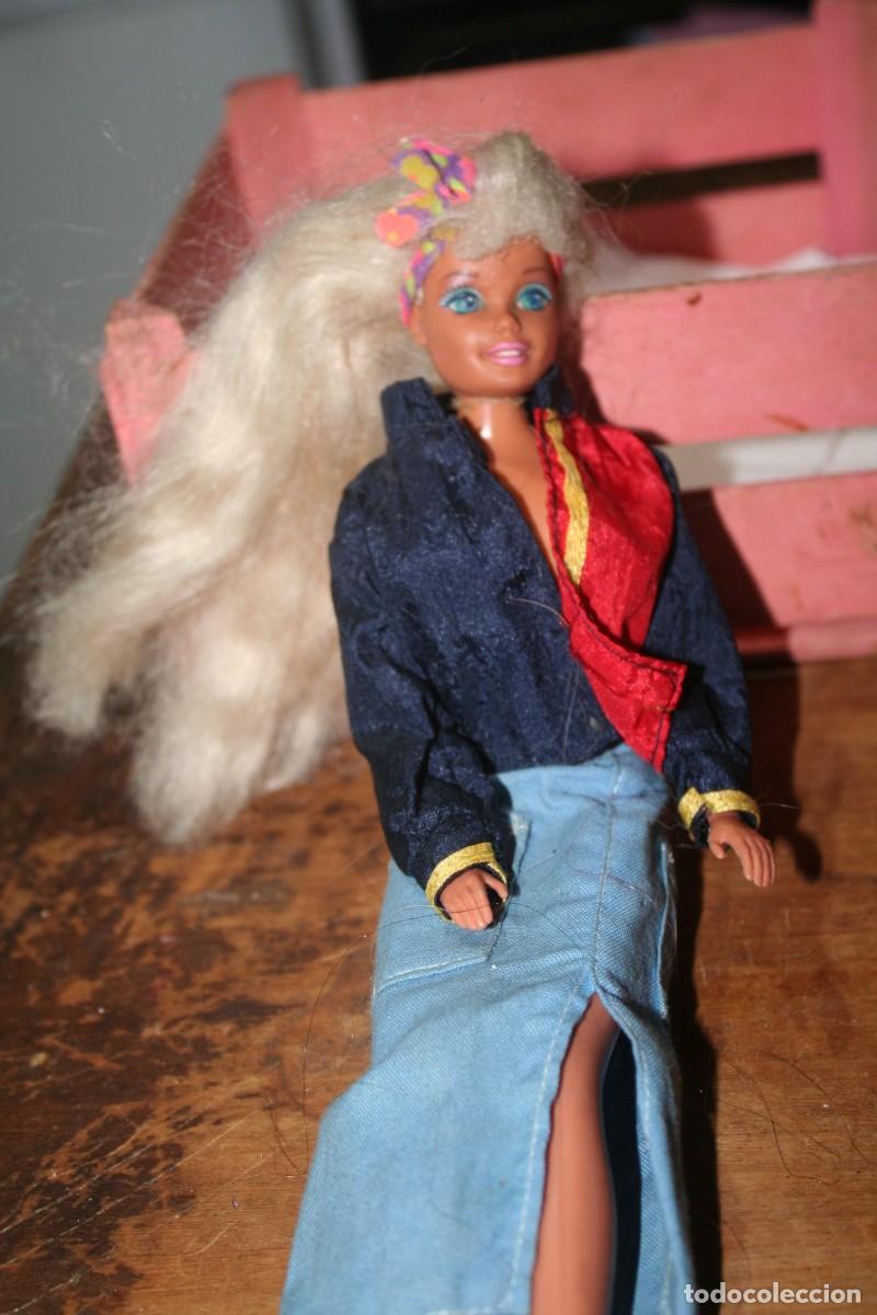 Barbie y Ken: mu&ntilde;eca barbie antigua - Foto 1