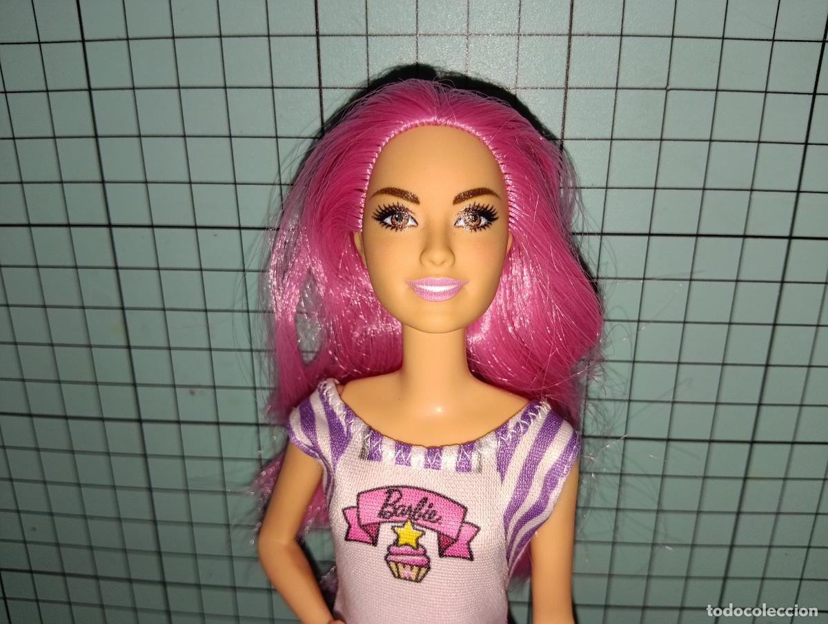 Barbie y Ken: Mu&ntilde;eca Barbie pastelera