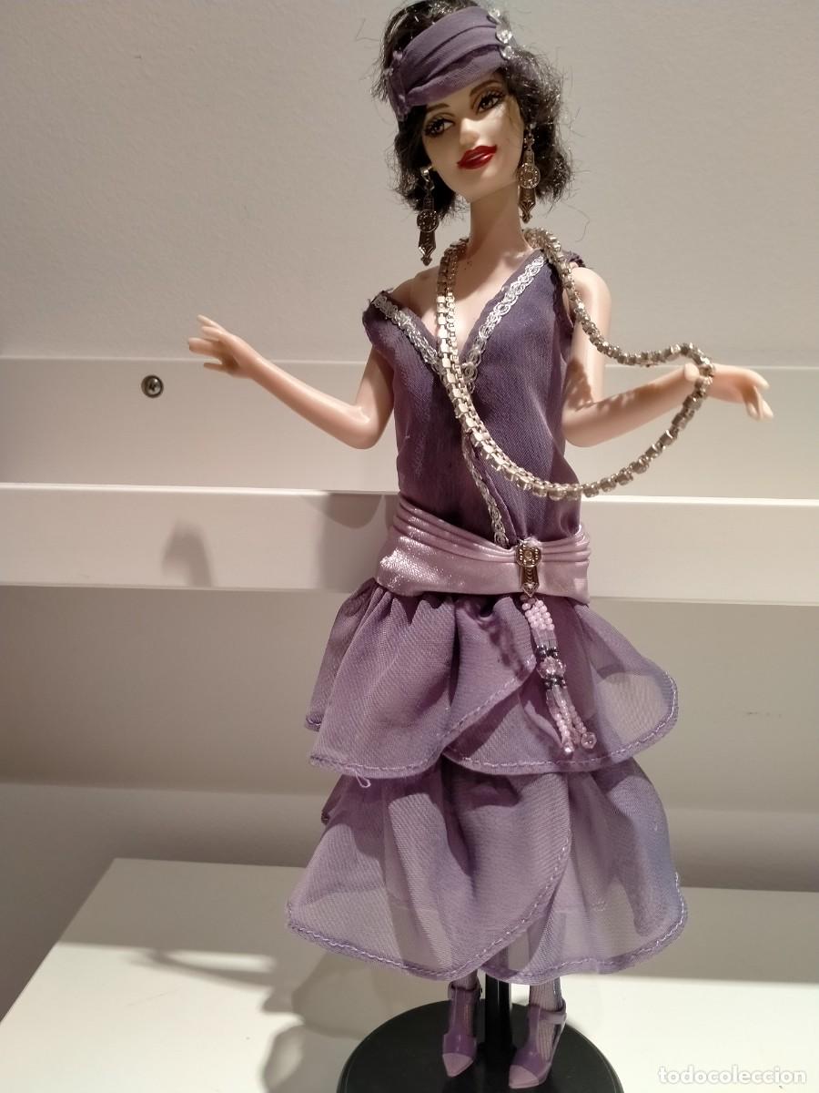 Barbie y Ken: Barbie Roaring Twenties con peana