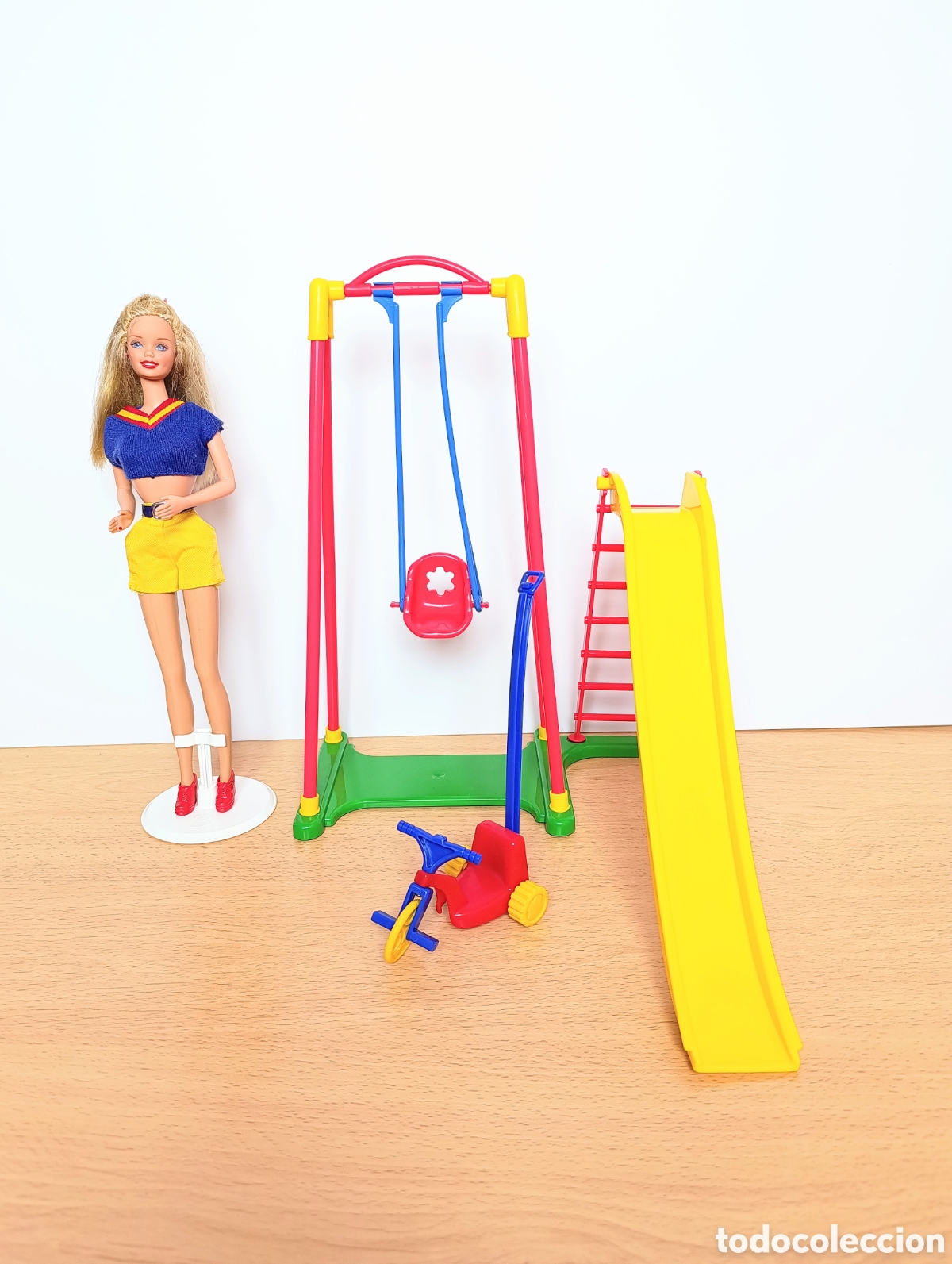 Barbie y Ken: Mu&ntilde;eca barbie giggles 'n swing