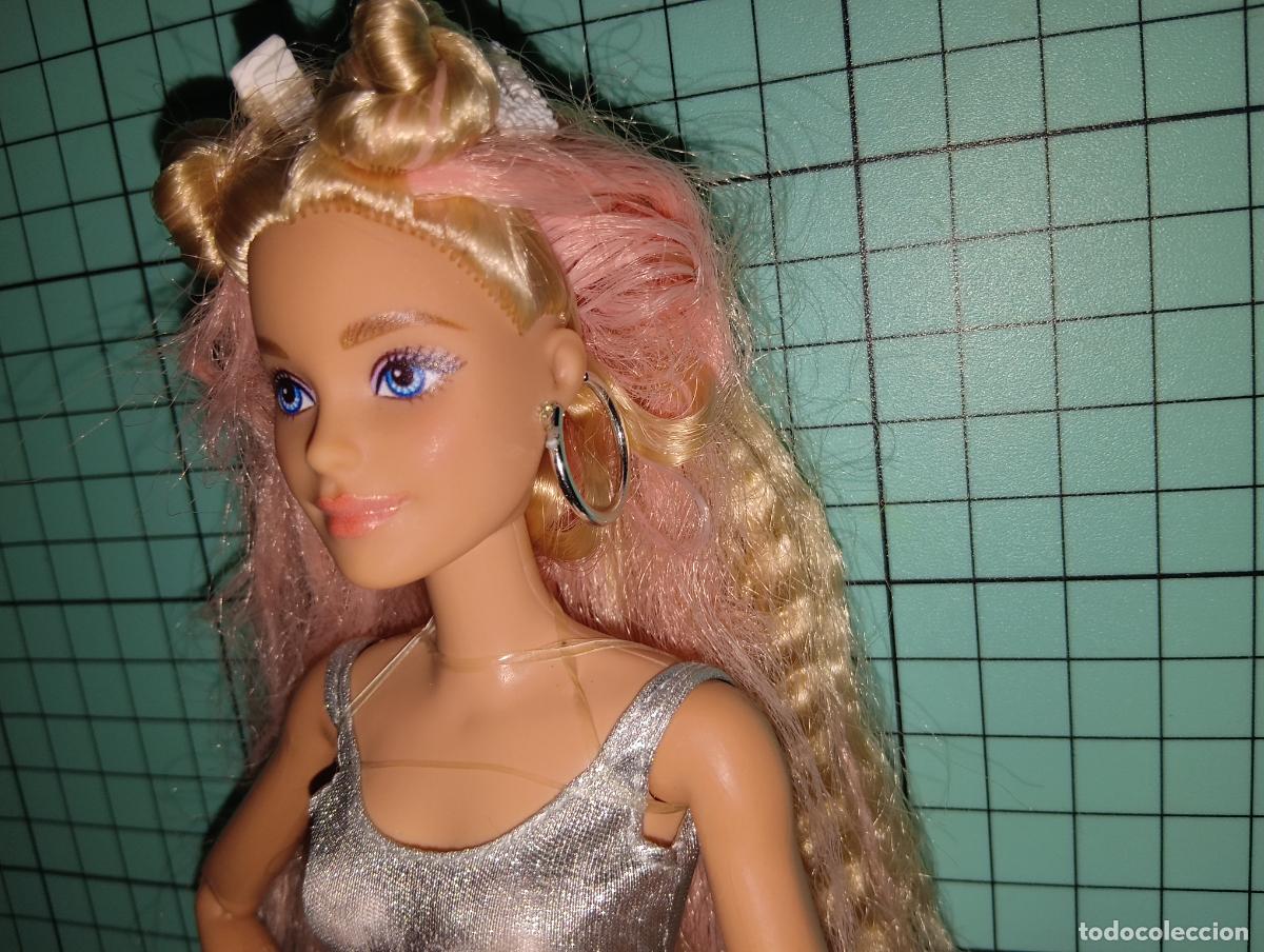 Barbie y Ken: mu&ntilde;eca Barbie Extra articulada - Foto 3