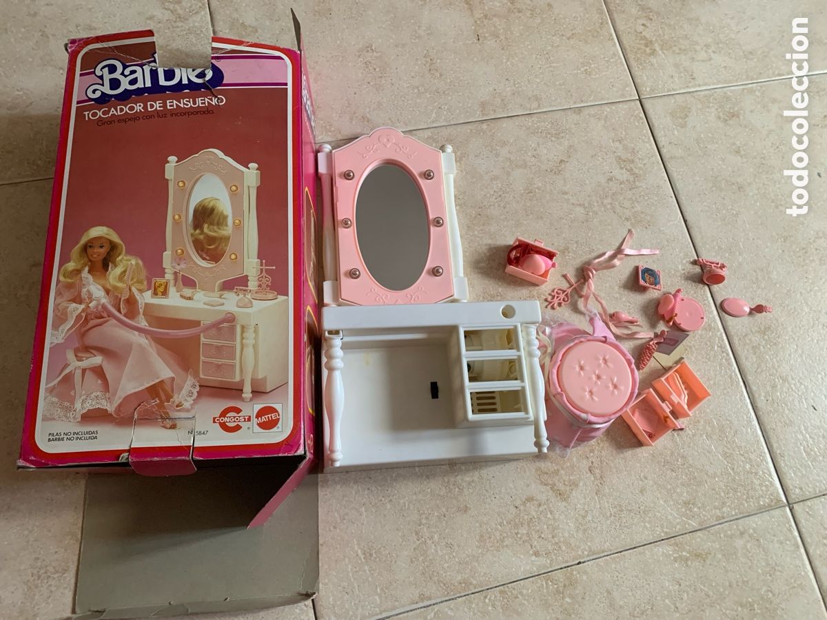 Barbie y Ken: Tocador de ensue&ntilde;o Barbie con accesorios y butaca n&uacute;m 5847