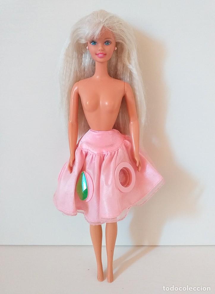 Barbie y Ken: Mu&ntilde;eca Barbie maquillaje, twirling make up