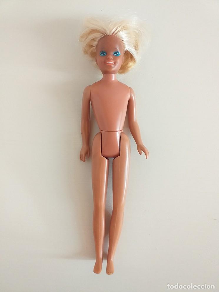 Barbie y Ken: Mu&ntilde;eca skipper tropical con pelo cortado - Foto 2
