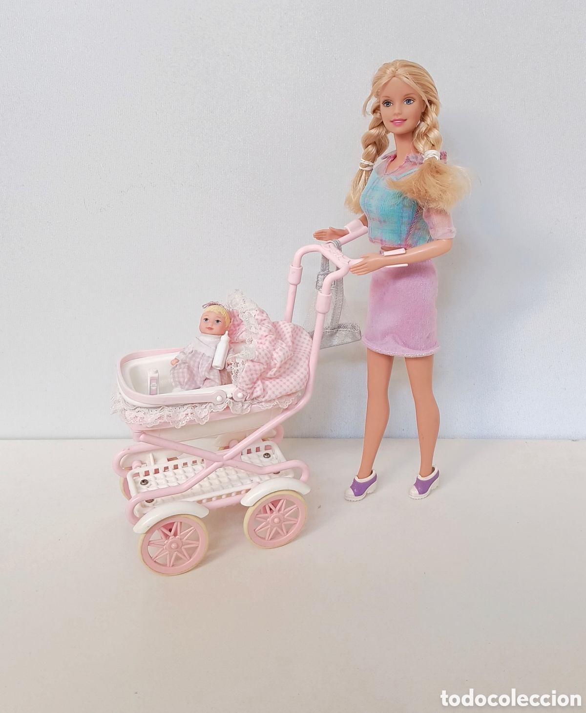 Barbie y Ken: Barbie walking and Krissy baby sister 1999 con carrito y bebe a&ntilde;os 90