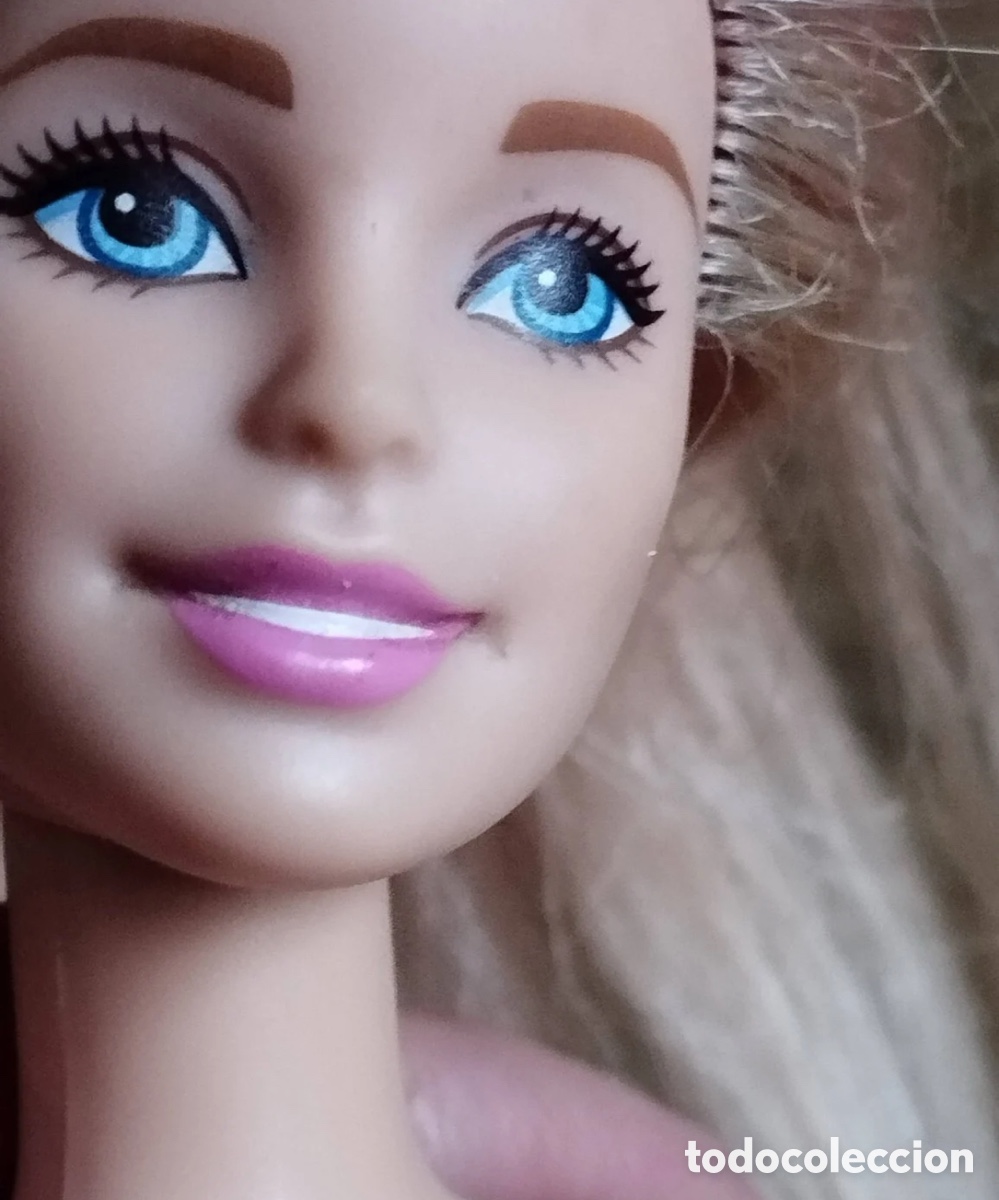 Barbie y Ken: Mu&ntilde;eca tipo Barbie rubia - 29 cm - Con brazos articulados