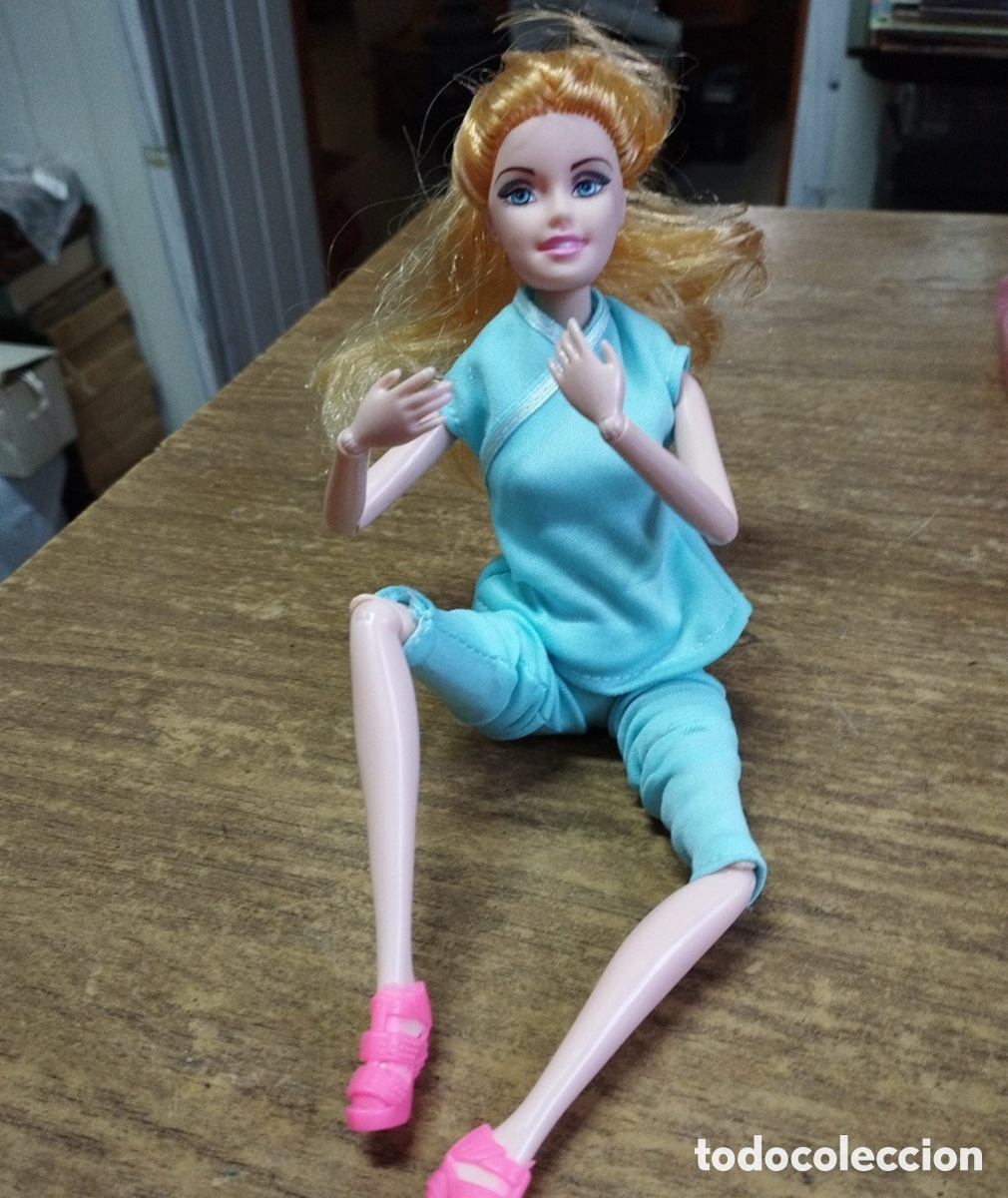 Barbie y Ken: Mu&ntilde;eca articulada tipo Barbie - 30 cm - Traje azul turquesa