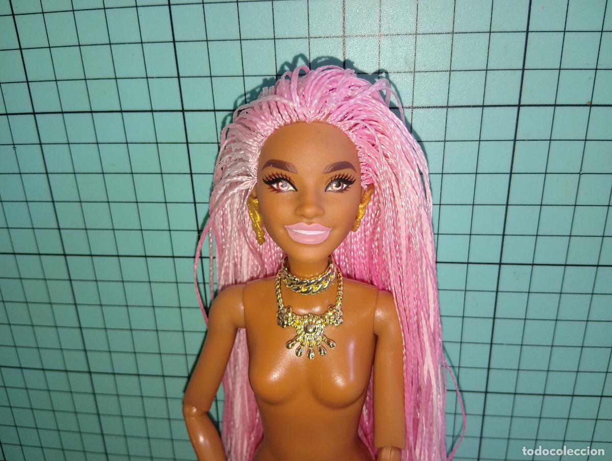 Barbie y Ken: Mu&ntilde;eca Barbie extra negrita