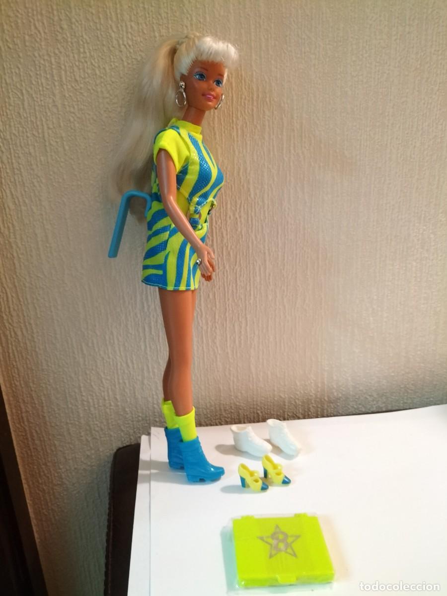 Barbie et Ken: Barbie antigua Movin Groovin