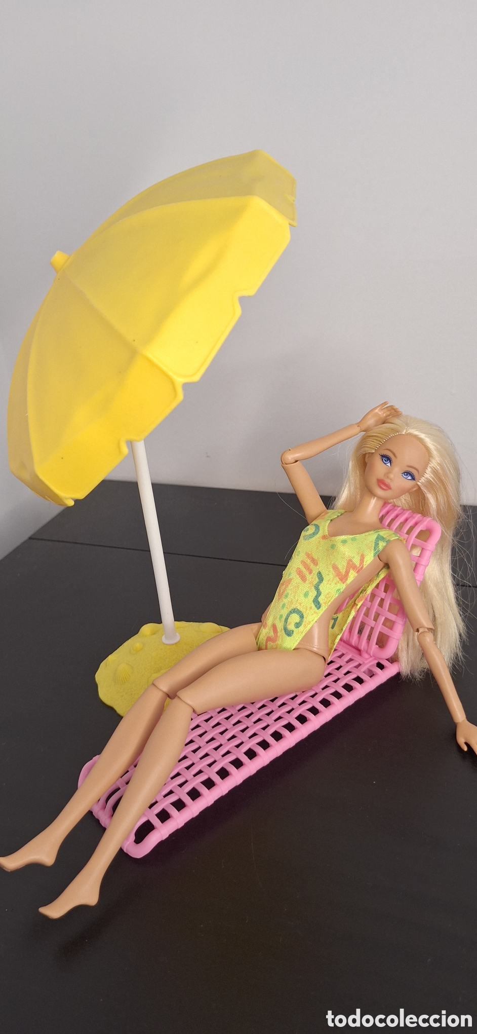Barbie y Ken: tumbona y sombrilla Barbie de los 90