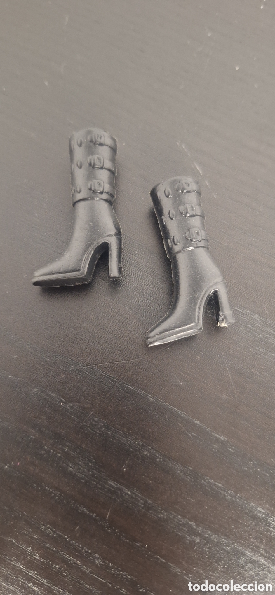Barbie y Ken: botas validas para Barbie