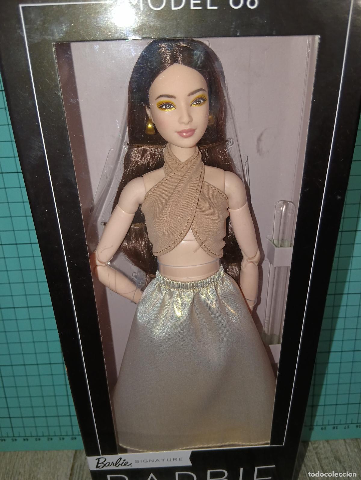 Barbie y Ken: Mu&ntilde;eca Barbie signature b&aacute;sics modelo 6
