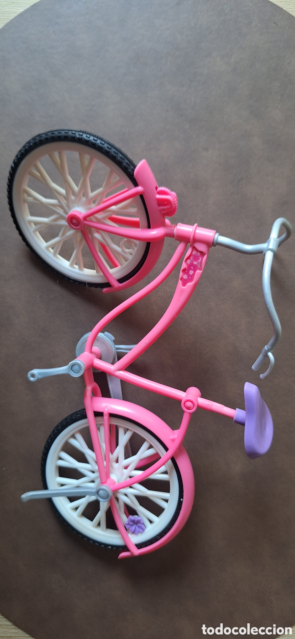 Barbie y Ken: bicicleta escala Barbie