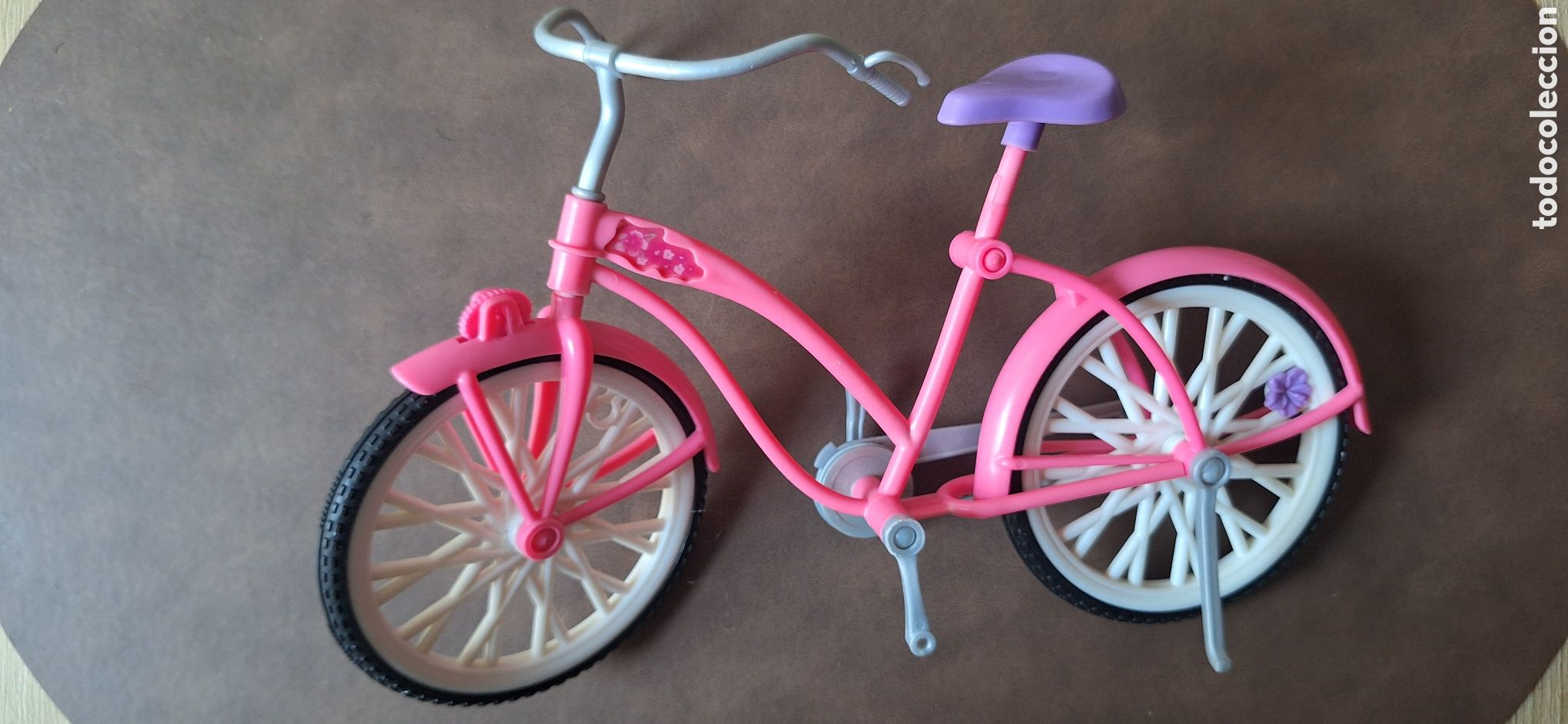 Barbie y Ken: bicicleta escala Barbie