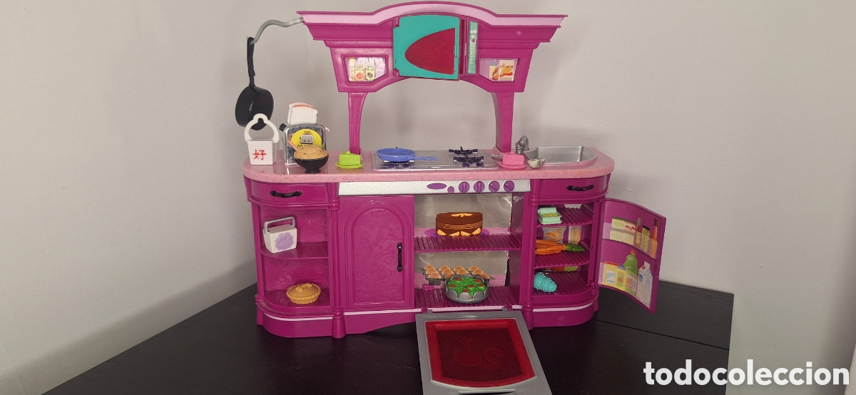 Barbie y Ken: Cocina Barbie con accesorios