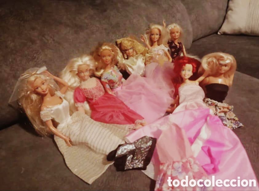 Barbie y Ken: Lote de Barbies y vestidos vintage.