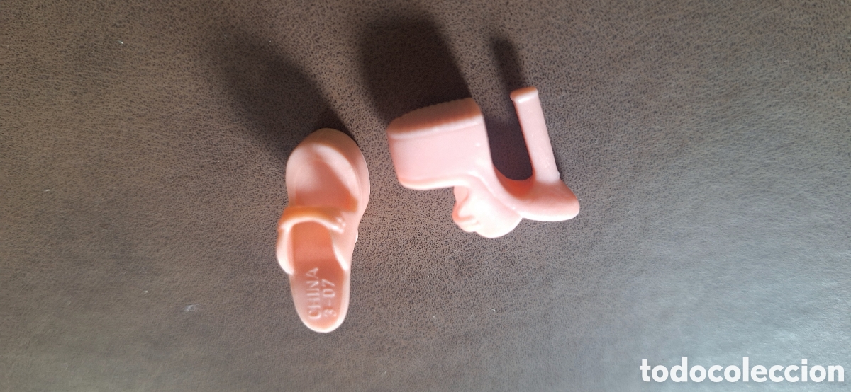 Barbie y Ken: sandalias barbie a&ntilde;os 2000s