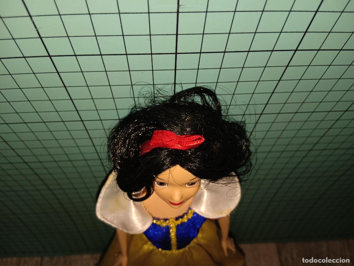 Barbie y Ken: Mu&ntilde;eca Barbie Blancanieves Disney store - Foto 2