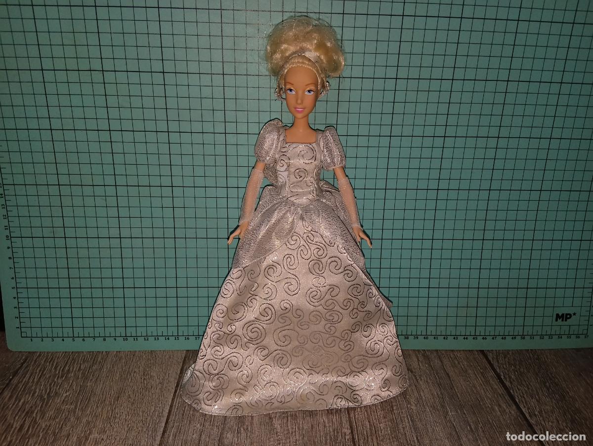 Barbie y Ken: Mu&ntilde;eca Barbie cenicienta Disney store - Foto 5