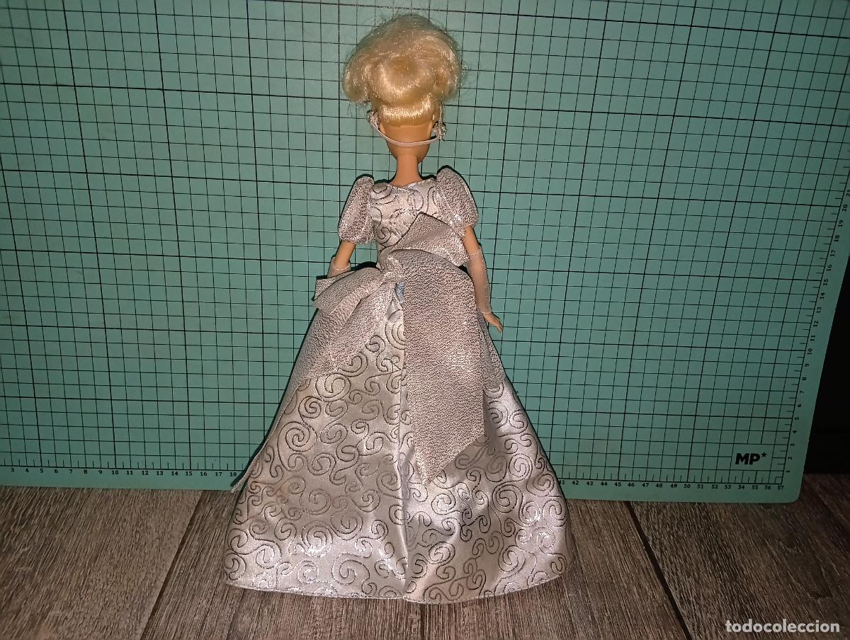 Barbie y Ken: Mu&ntilde;eca Barbie cenicienta Disney store - Foto 7