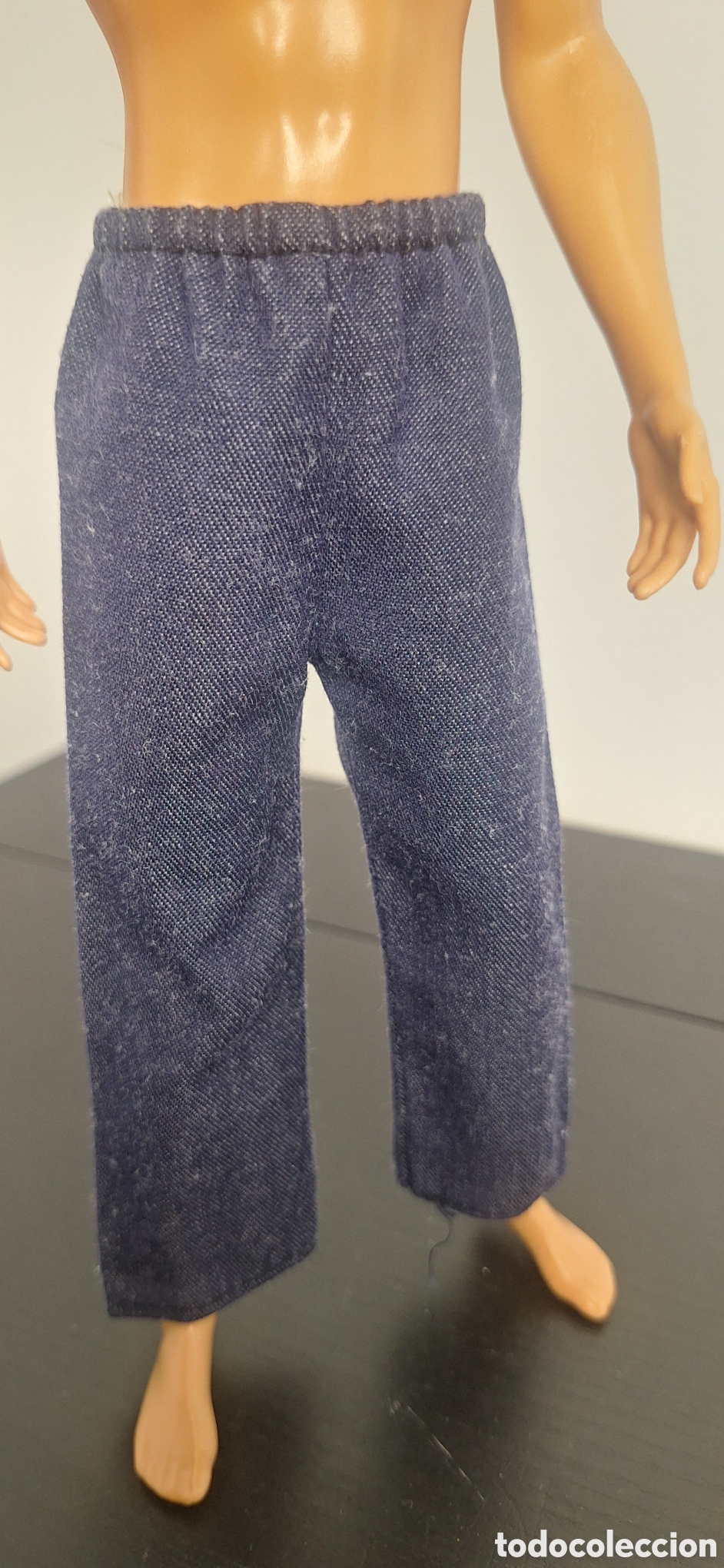 Barbie y Ken: pantalon vaquero valido para Ken - Foto 1