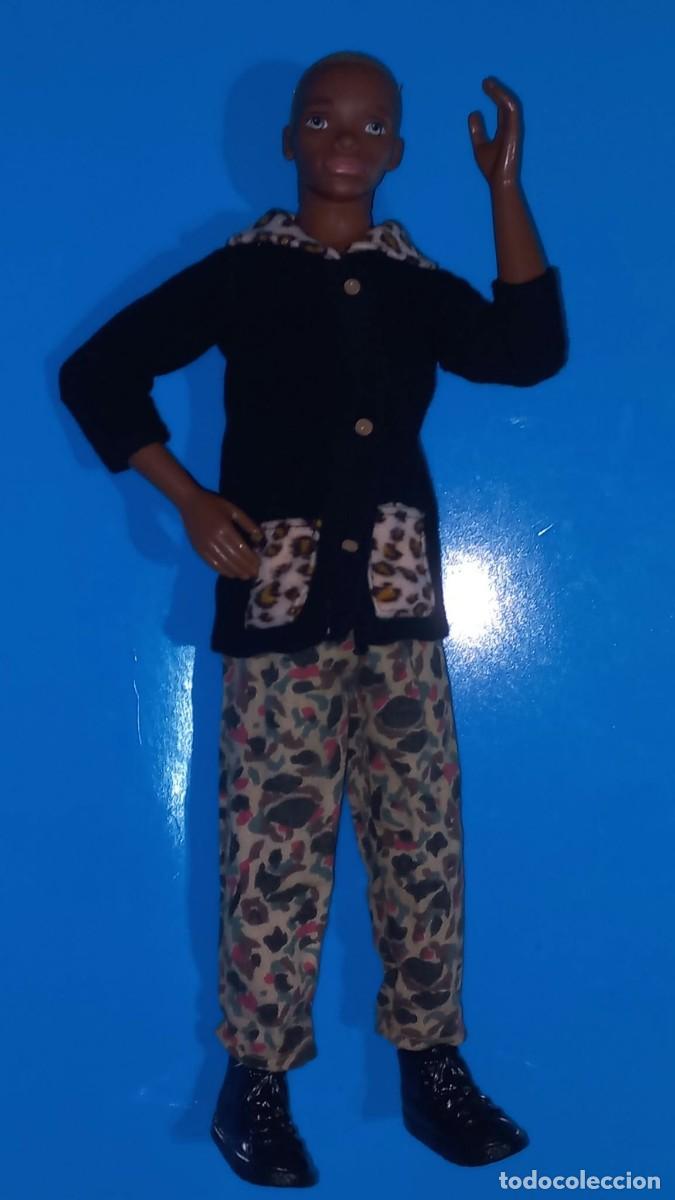 Barbie y Ken: Mu&ntilde;eco Flavas, Tre - Mattel - 2003 - Foto 1
