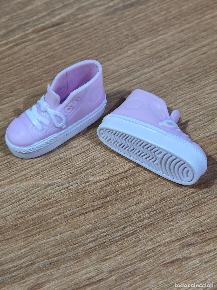 Barbie and Ken: Zapatos, zapatillas barbie, lilas
