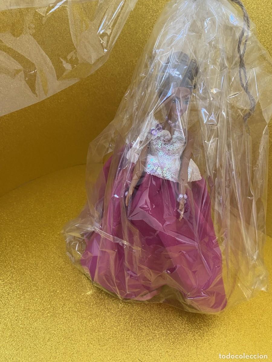Barbie y Ken: Mu&ntilde;eca Mattel personalizada artesanalmente - Dama rosa fucsia