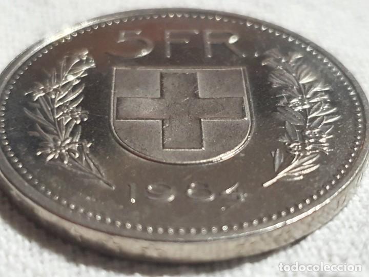 Billetes con errores: Error - Switzerland - 5 francs - 1984 - EBC/VF - reverso invertido - francos - Foto 4