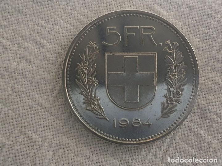 Billetes con errores: Error - Switzerland - 5 francs - 1984 - EBC/VF - reverso invertido - francos - Foto 8