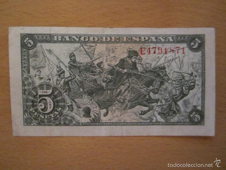 Billetes espa&ntilde;oles: 5 pesetas de 1945 serie E-871 - Foto 2