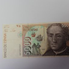 Billetes españoles: BILLETE DE 5000 PESETAS DEL 12 DE OCTUBRE DE 1992 BANCO DE ESPAÑA SIN SERIE EN MBC+