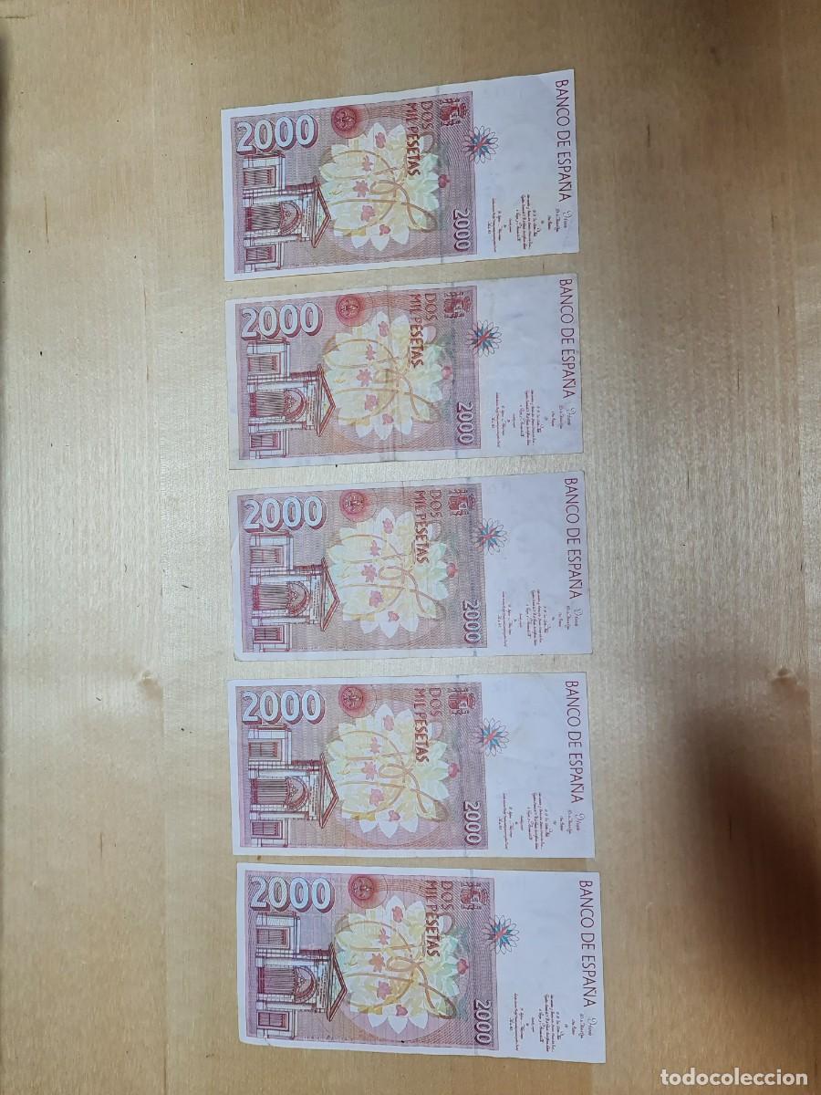 Billetes espa&ntilde;oles: 5 Billetes de 2000 Pts de 1992 serie 2A - Foto 2