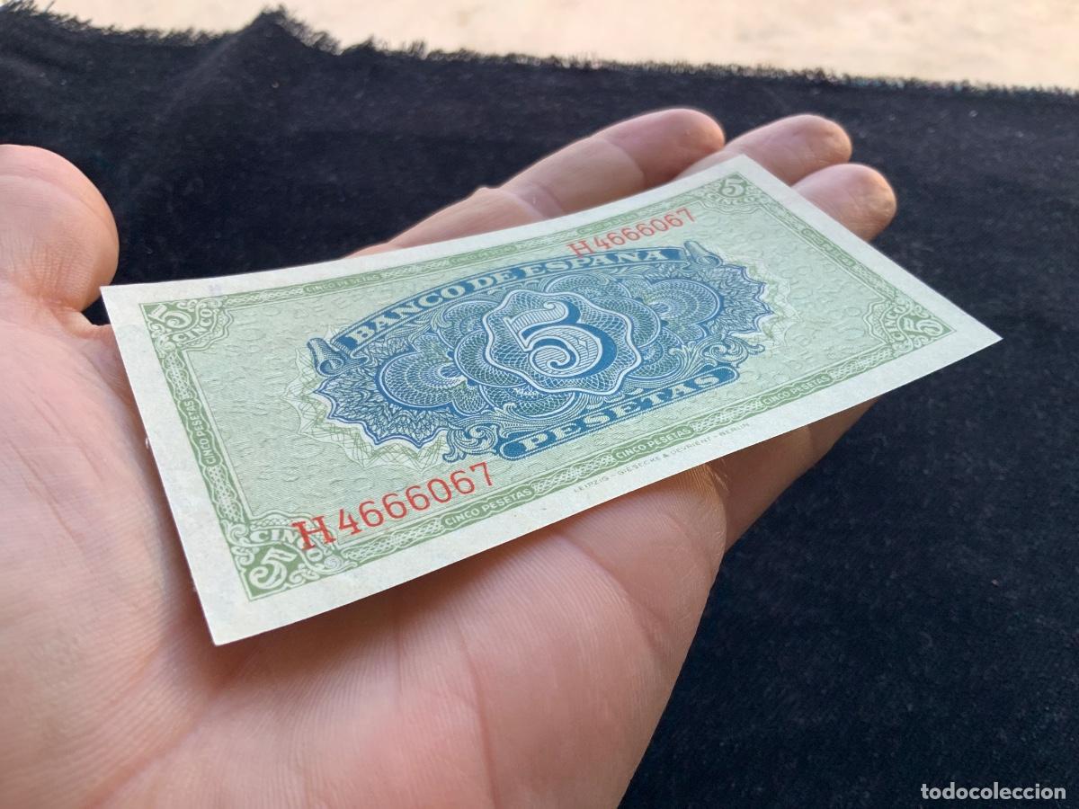 Billetes espa&ntilde;oles: Billete de 5 pesetas 1940. Ebc - Foto 10