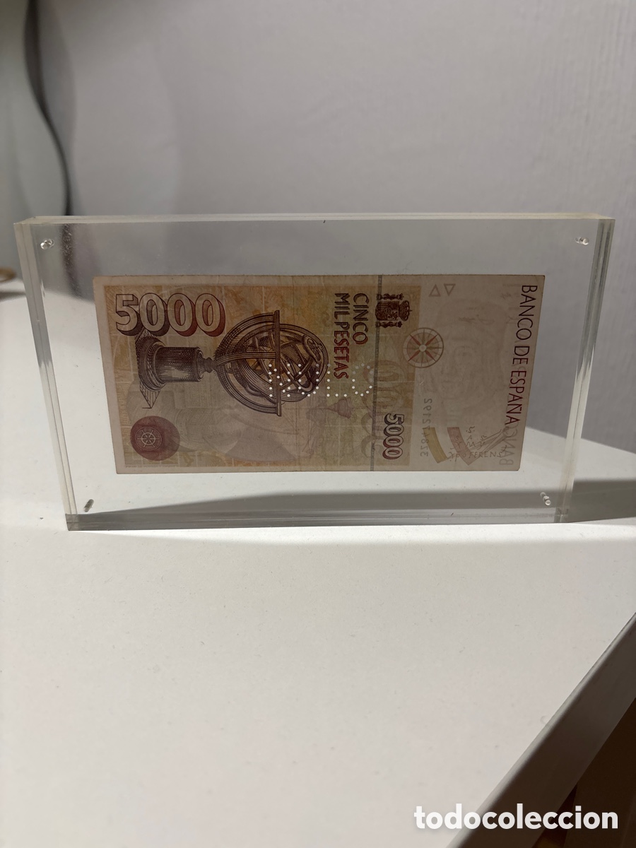 Billetes espa&ntilde;oles: Billete 5.000 Pesetas Jos&eacute; Celestino Mutis encapsulado en metacrilato &ndash; Perforaci&oacute;n M-20