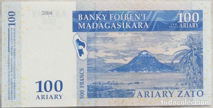 Billetes extranjeros: Billete Madagascar. 100 Ariary. 2004. Sin Circular - Foto 2