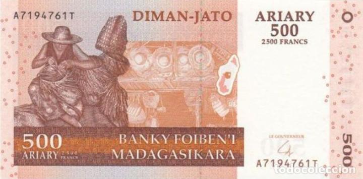 Billetes extranjeros: MADAGASCAR - 500 ARIARY, 2004, P88, UNC - Foto 2
