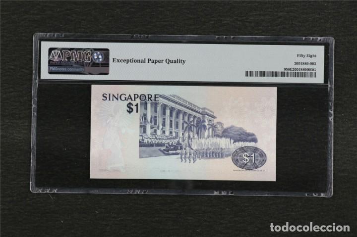 Billetes extranjeros: 1976 Singapur 1 $, PMG 58 - Foto 2