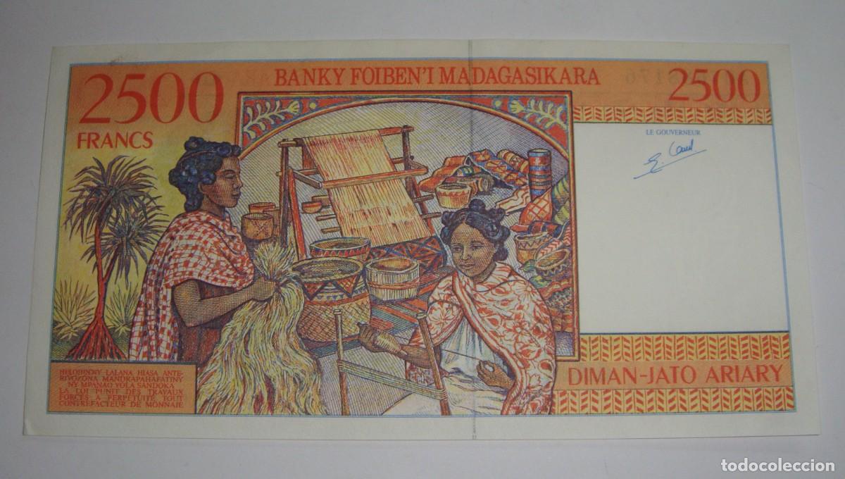 Billetes extranjeros: 2500 Francos. Madagascar. 1998. SC - Foto 1