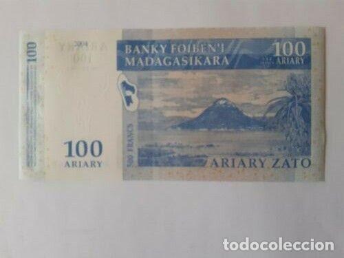Billetes extranjeros: MADAGASCAR 100 ARIARY 2004 SC/UNC - Foto 2