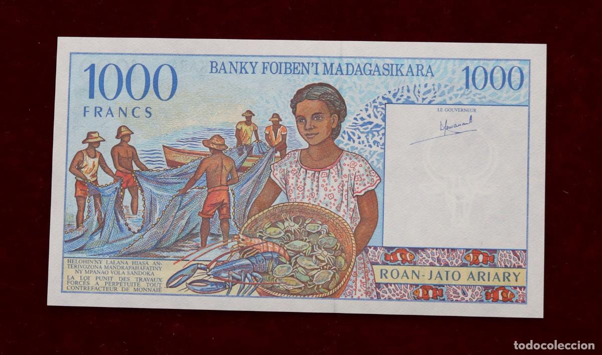 Billetes extranjeros: 1000 FRANCOS 1994 MADAGASCAR. P#76A. SC / UNC. - Foto 2