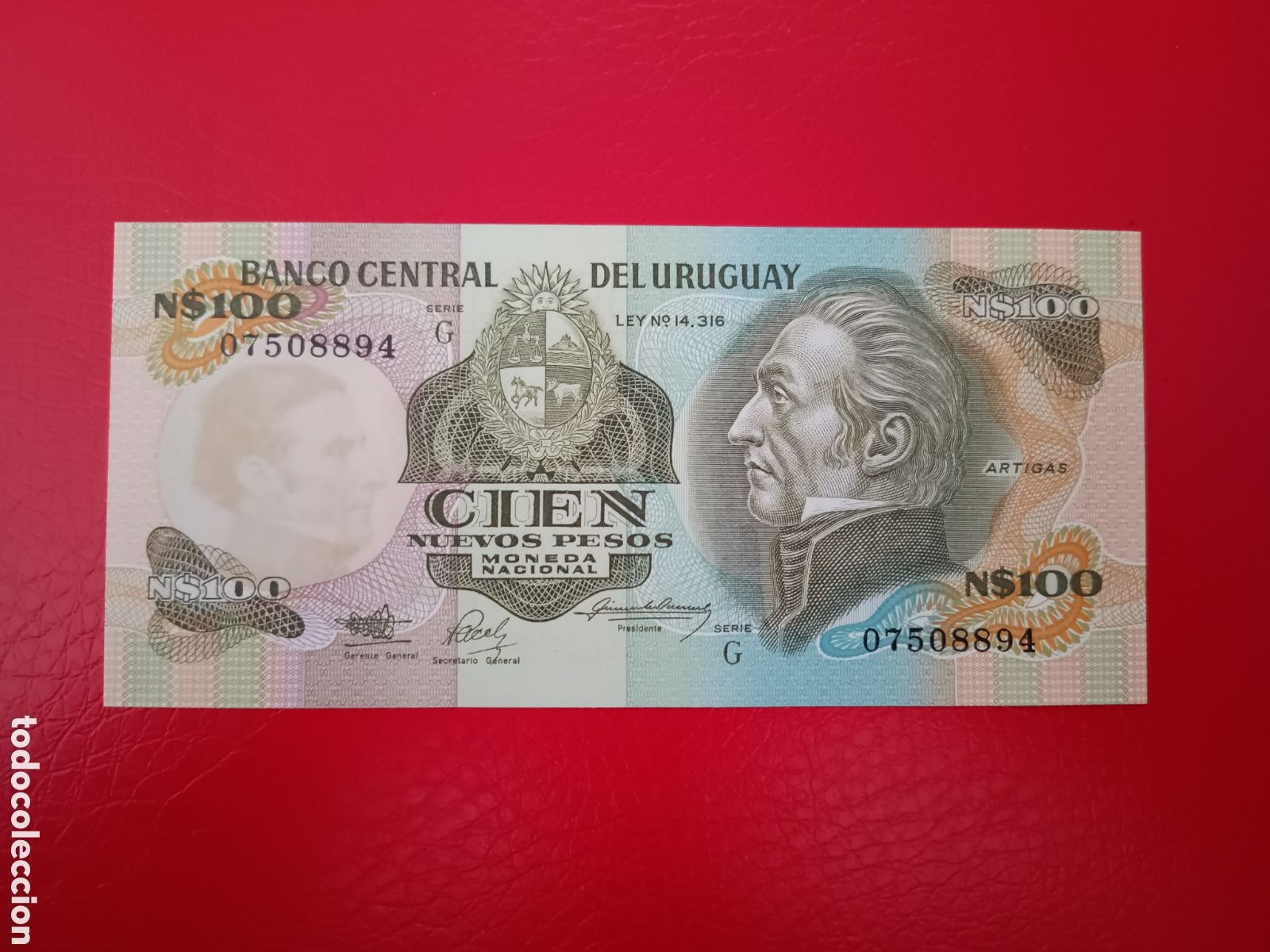Billetes extranjeros: URUGUAY - 100 NUEVOS PESOS - SC