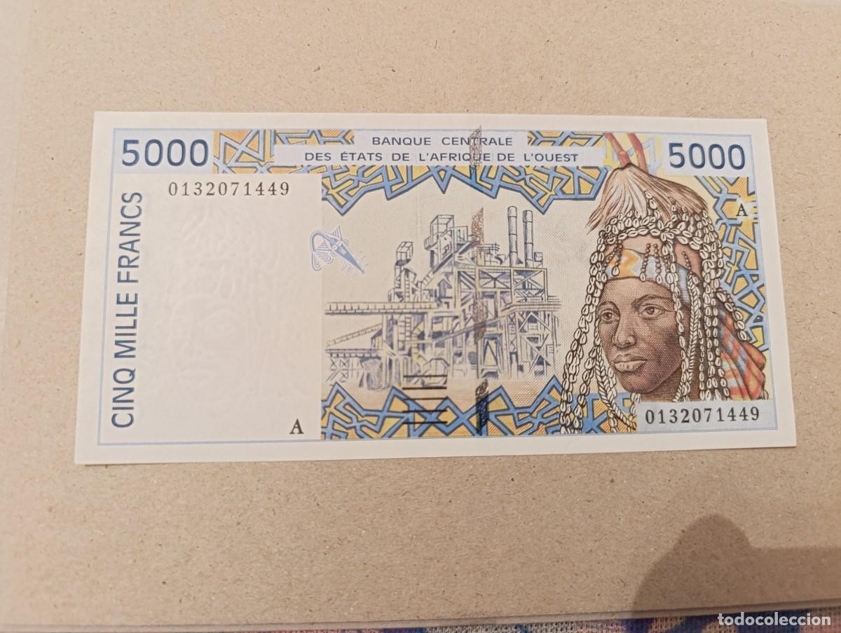 International Banknotes: Billete Estados &Aacute;frica del Oeste, 5000 francs, serie A, a&ntilde;o 1995, UNC